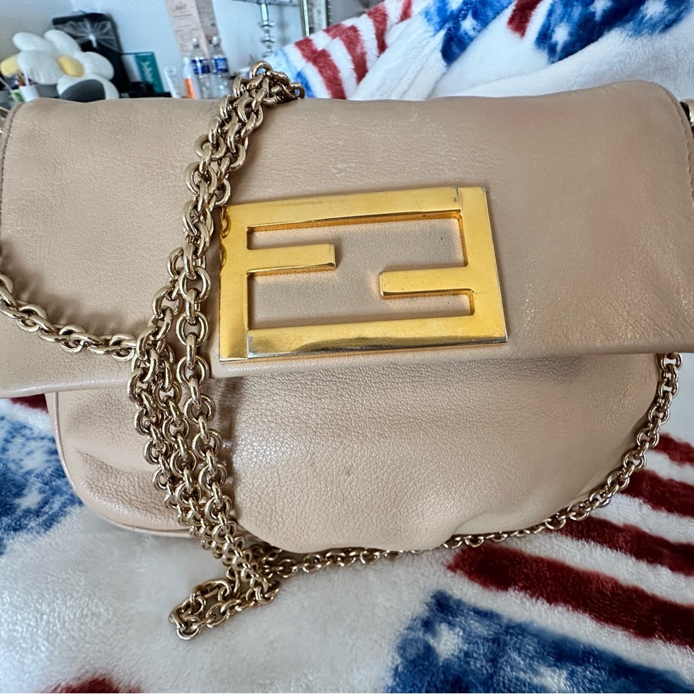 Fendi Cream Leather Shoulder Bag with Gold Chain